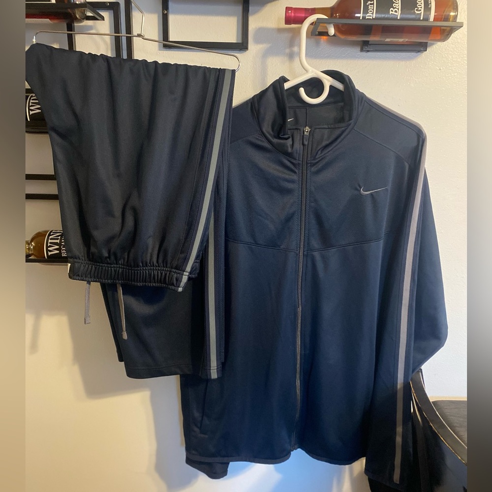 Men’s Nike Navy Blue track suit size XXL